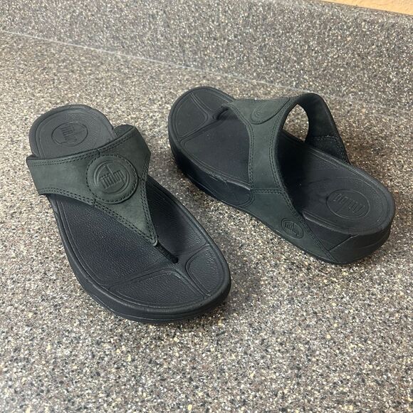 FitFlop Black/Green Thong Sandals Women's Size 6 Slip On Comfort Casual Platform - Picture 1 of 10